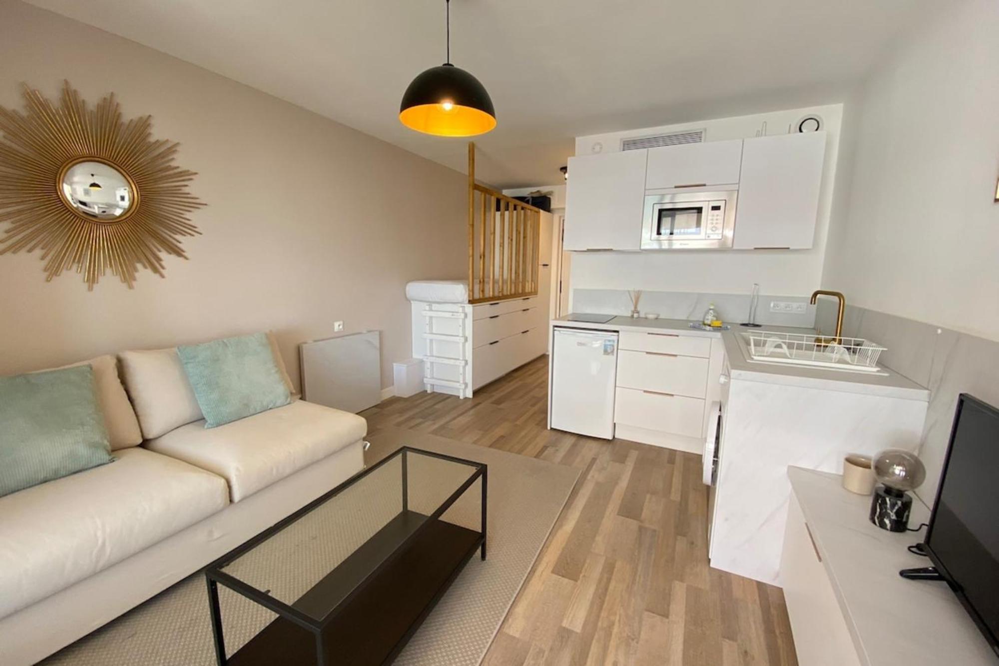 06Ai - Beautiful Renovated Studio - Sea And Pool View Vallauris Exterior foto